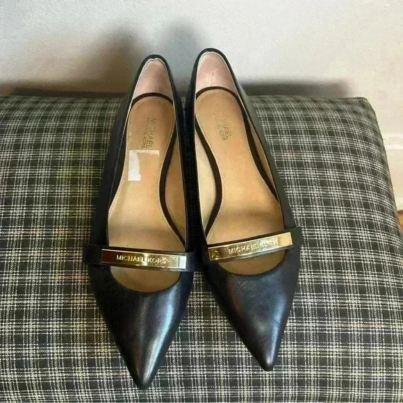 Michael Kors Black Pointed Flats - Picture 2 of 4